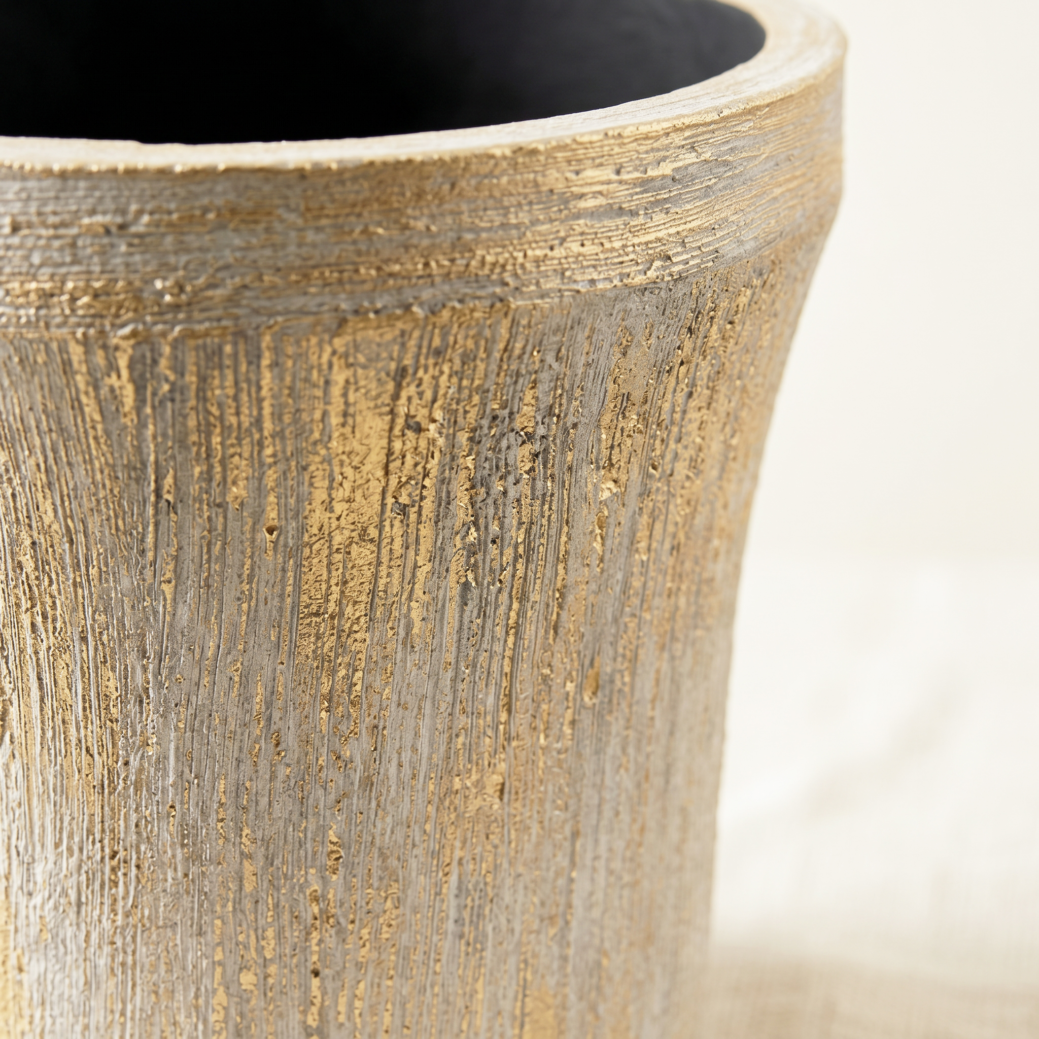 Clara-GOLD:SLVR-03